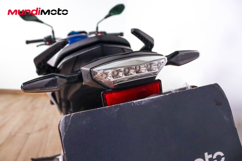 Motorbike image 9