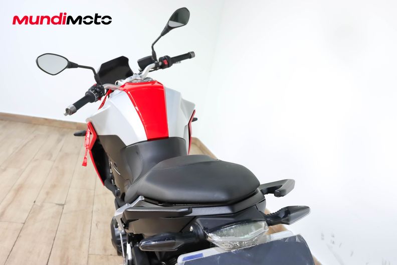 Motorbike image 9
