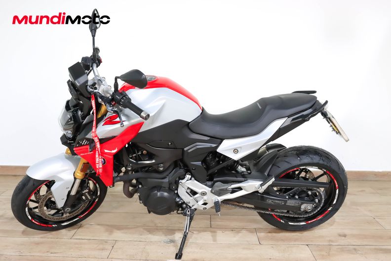 Motorbike image 5