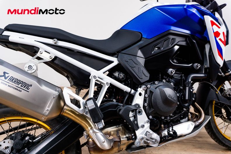 Motorbike image 3
