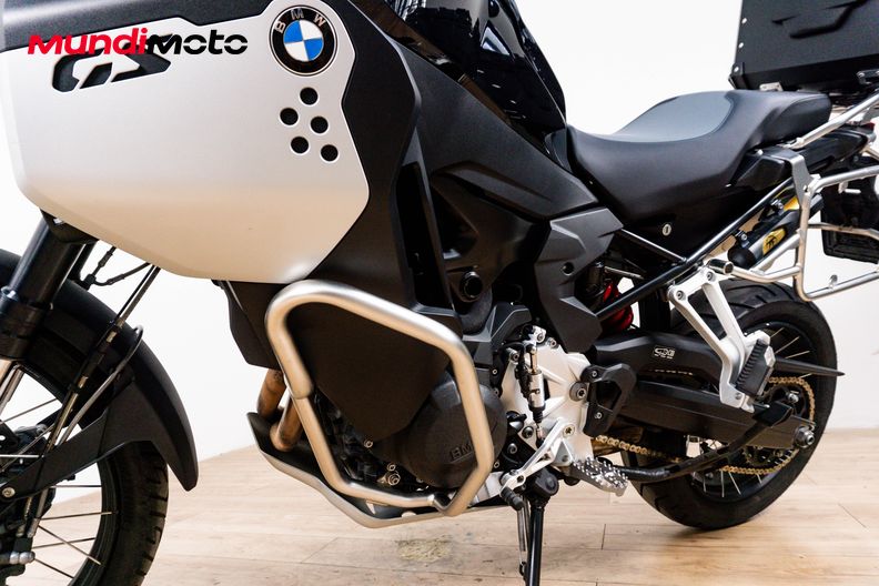 Motorbike image 9