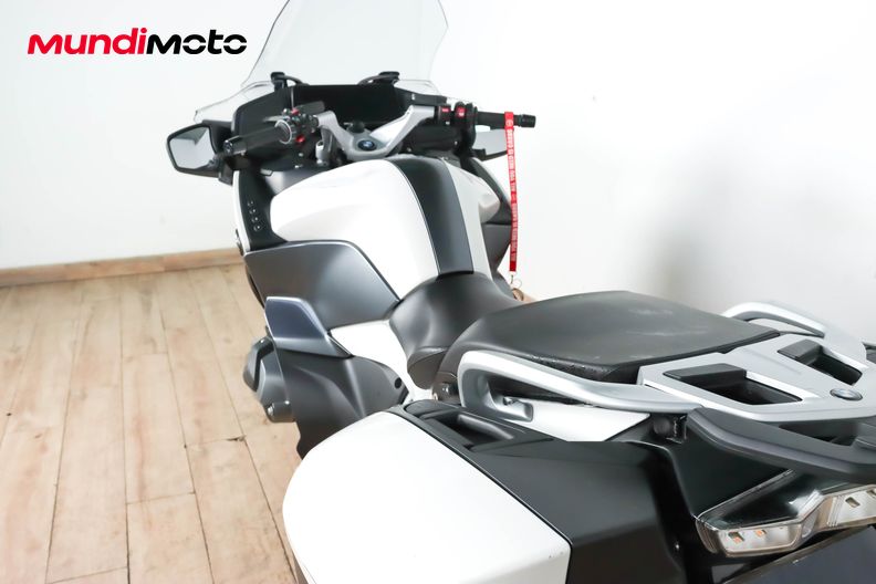 Motorbike image 9