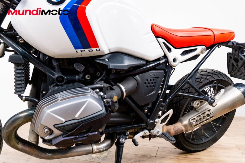 Motorbike image 9