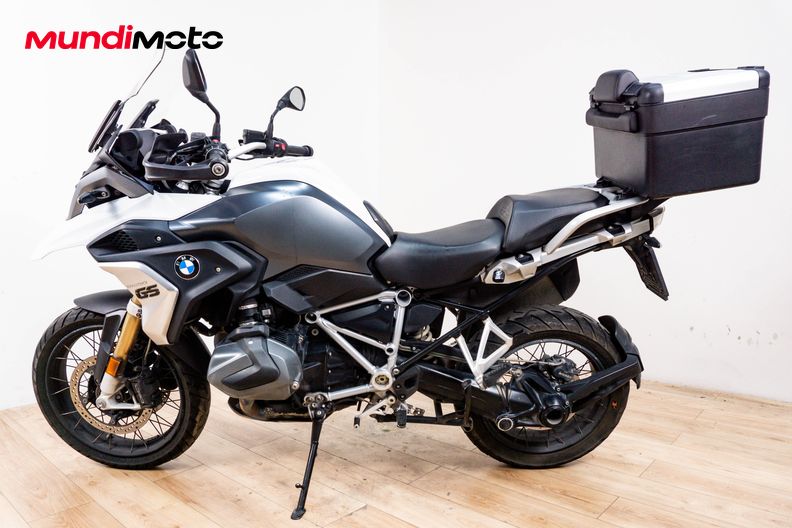 Motorbike image 5