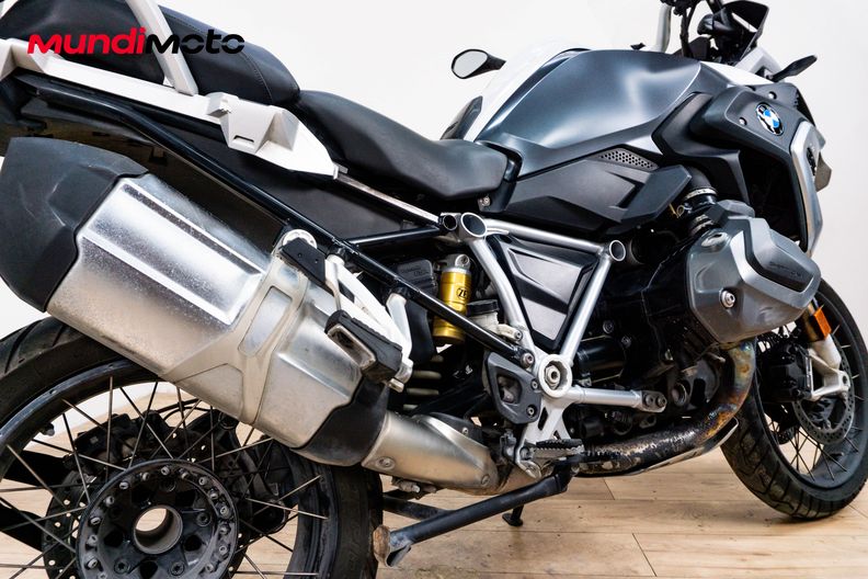 Motorbike image 3