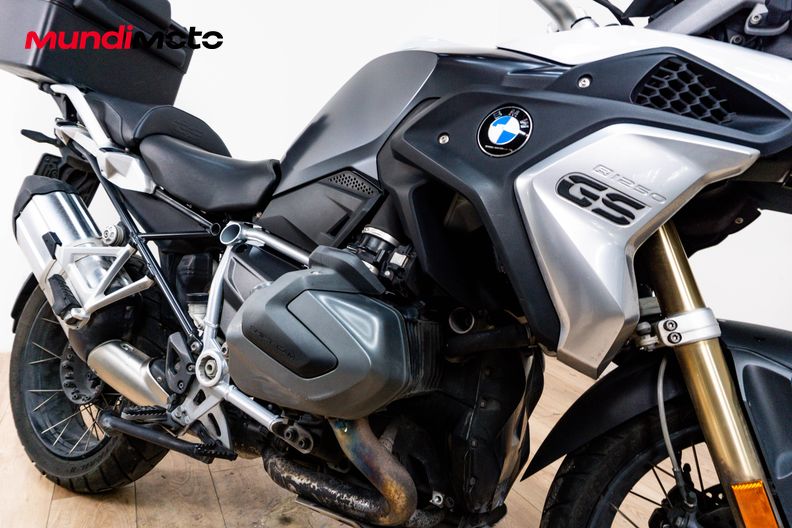 Motorbike image 4