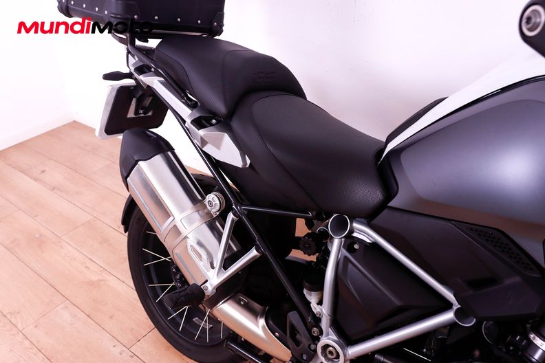 Motorbike image 13