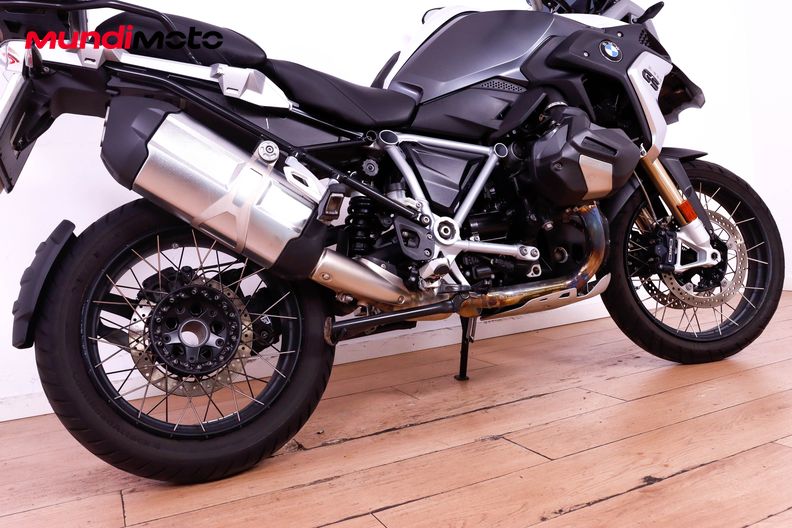 Motorbike image 3