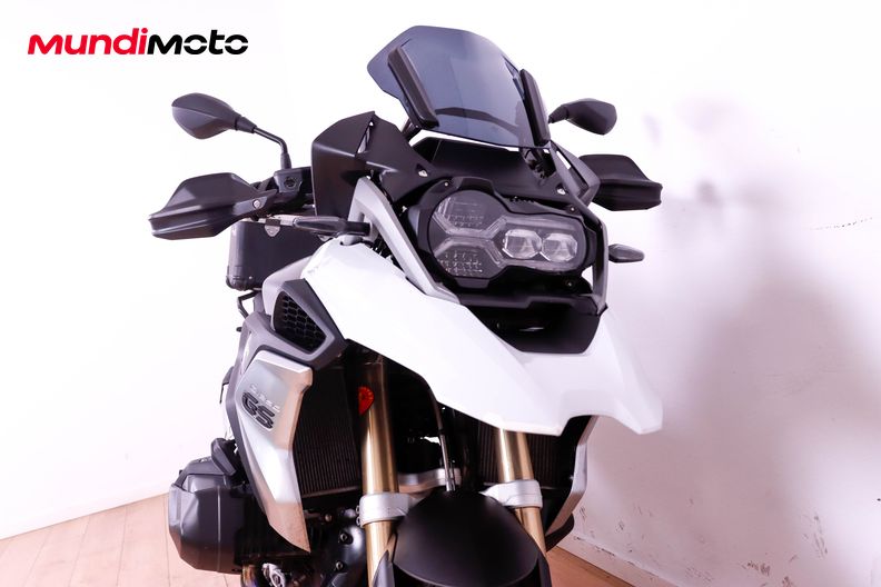 Motorbike image 4