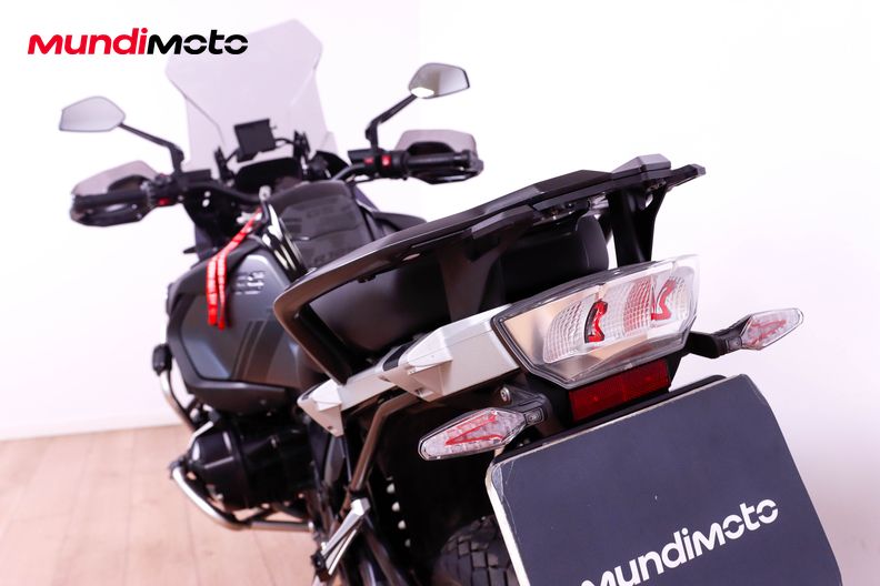 Motorbike image 9