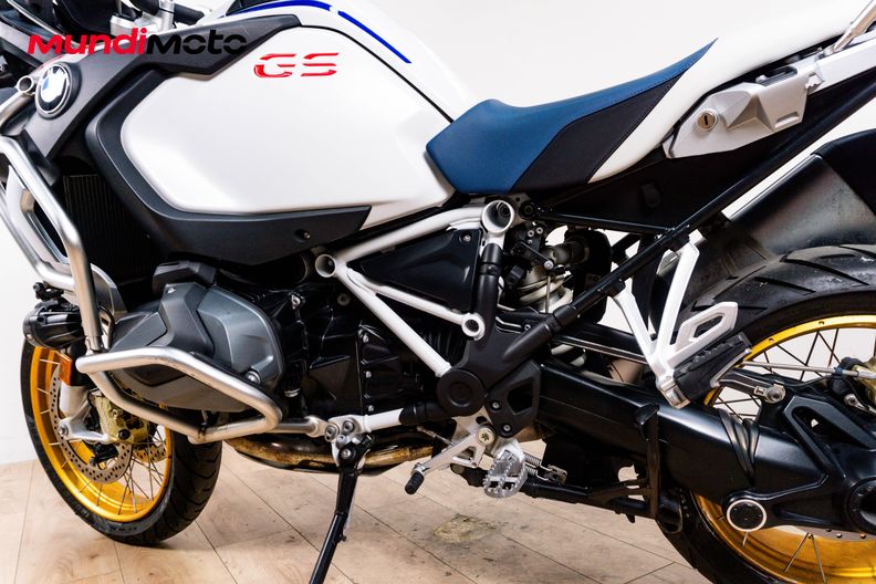 Motorbike image 8