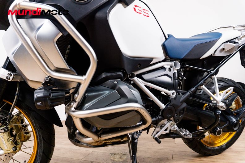Motorbike image 9