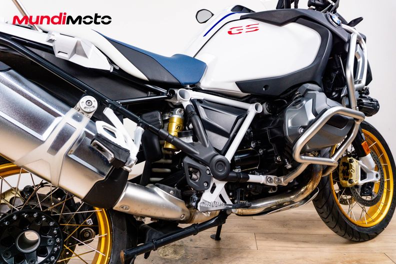 Motorbike image 3