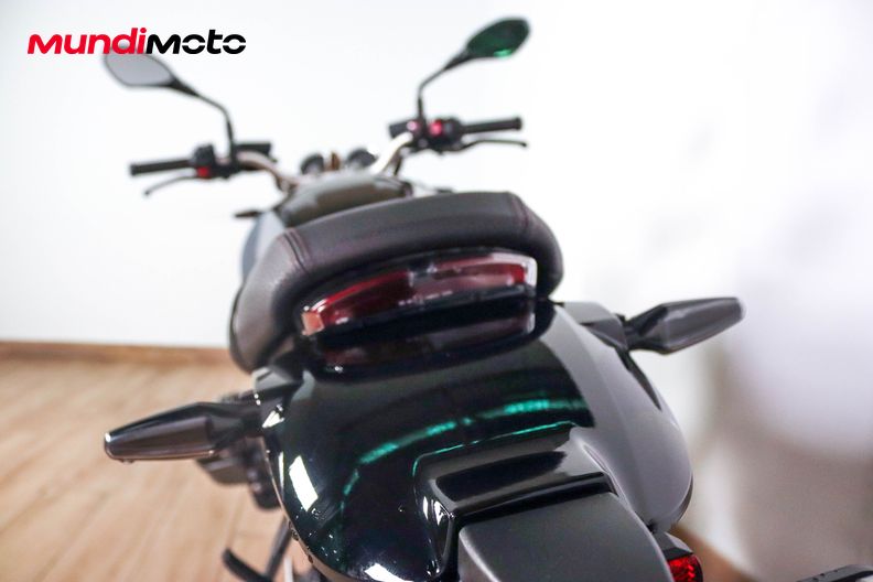 Motorbike image 9