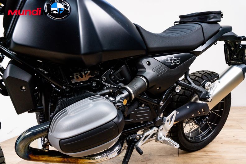 Motorbike image 9