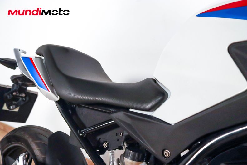 Motorbike image 13