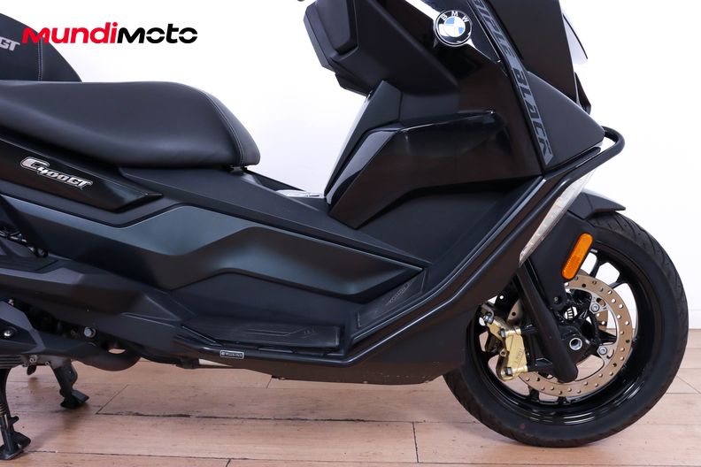 Motorbike image 12