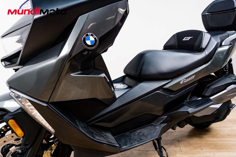 Motorbike image 9