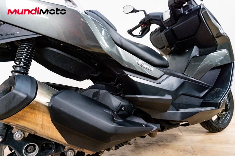 Motorbike image 3