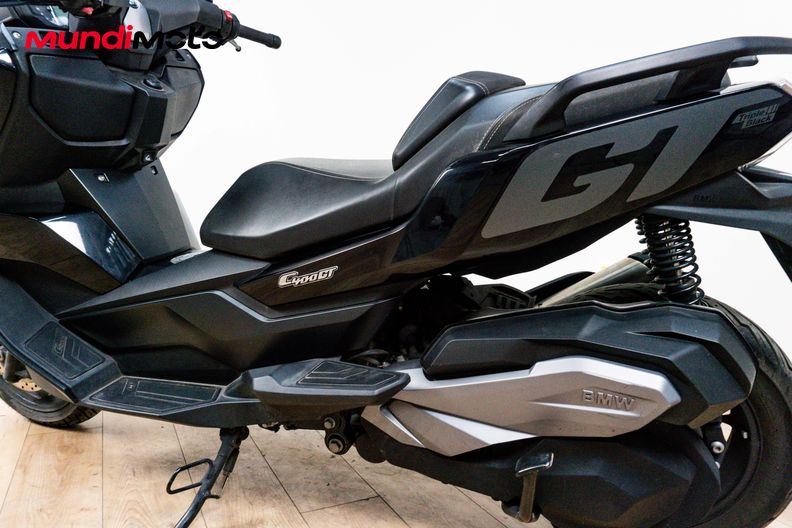 Motorbike image 8