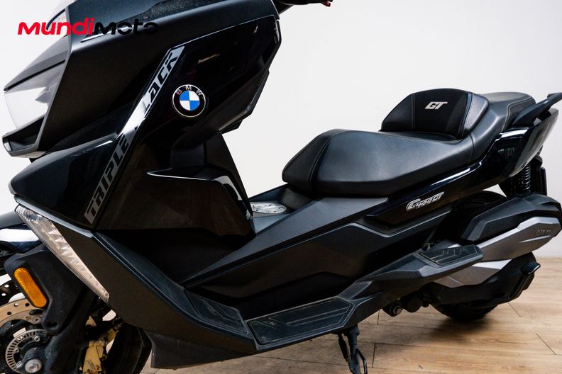 Motorbike image 9