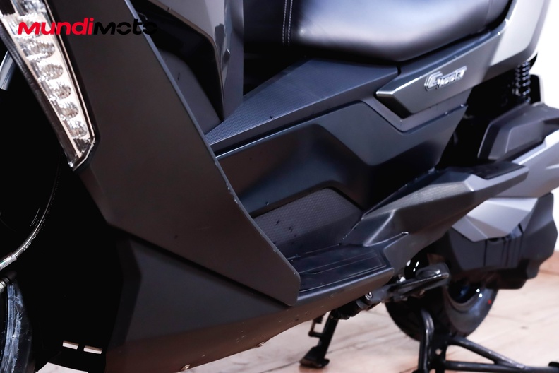 Motorbike image 8