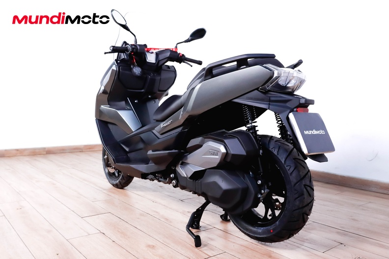 Motorbike image 6