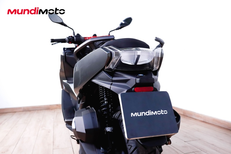 Motorbike image 9