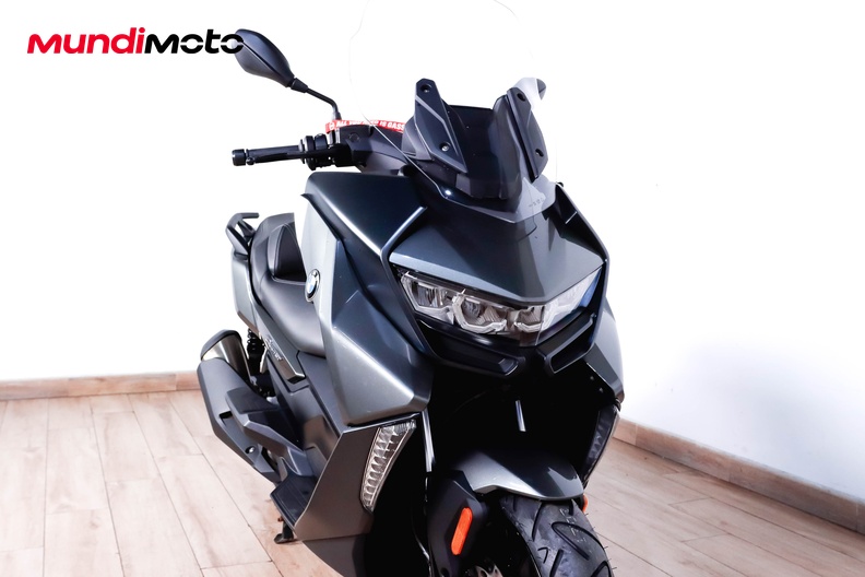 Motorbike image 4