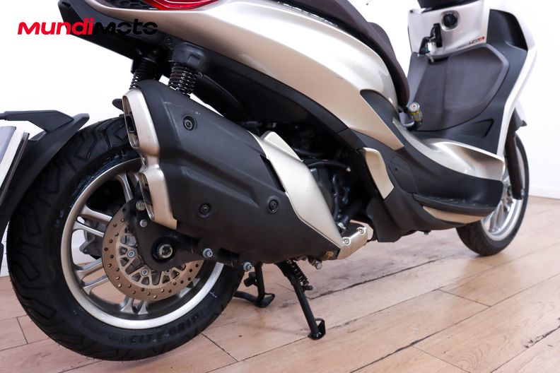 Motorbike image 3
