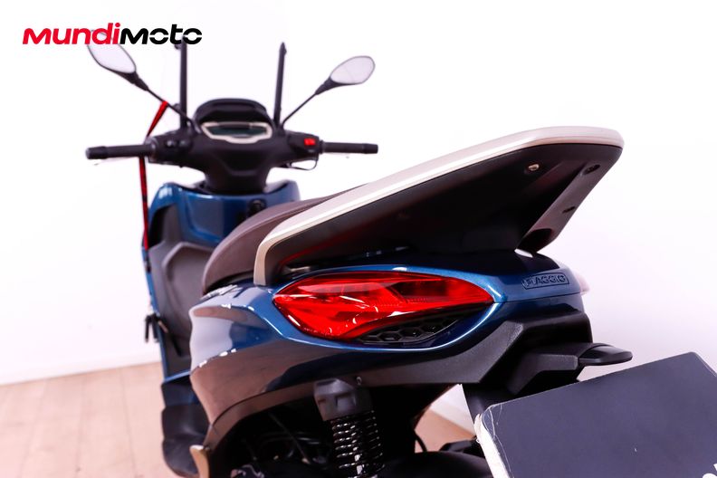 Motorbike image 9