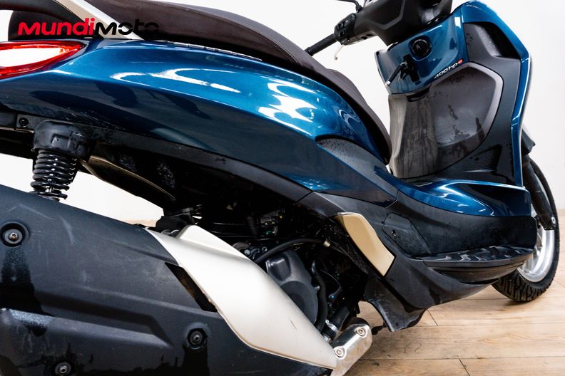 Motorbike image 3