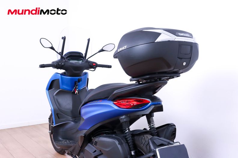 Motorbike image 9