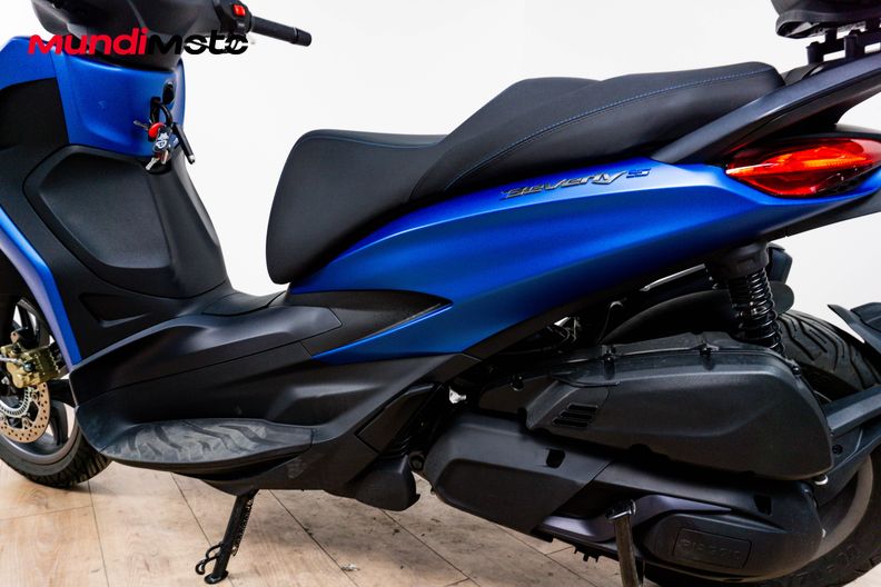 Motorbike image 8