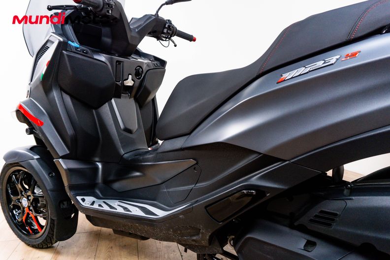Motorbike image 8
