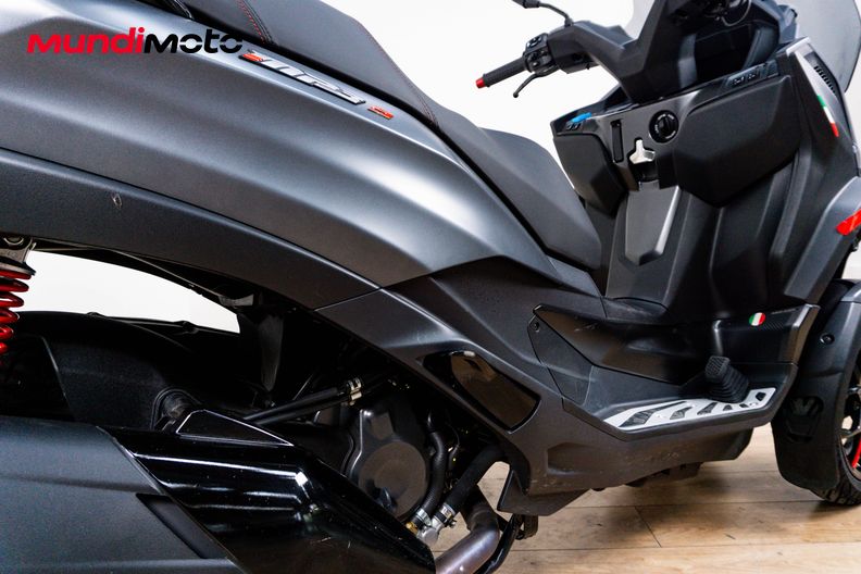 Motorbike image 3