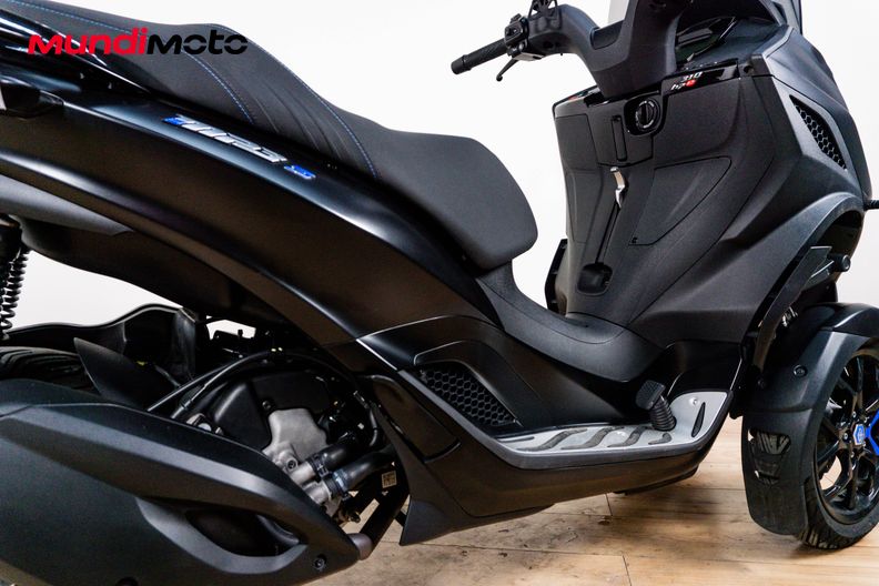 Motorbike image 3