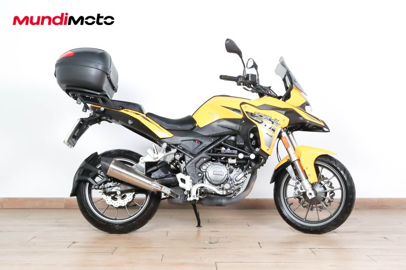 BENELLI TRK 251 ABS