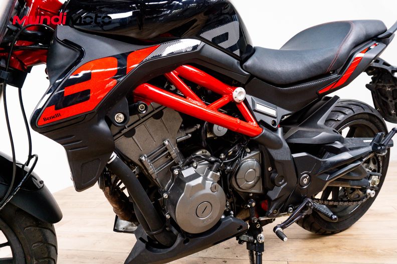 Motorbike image 9