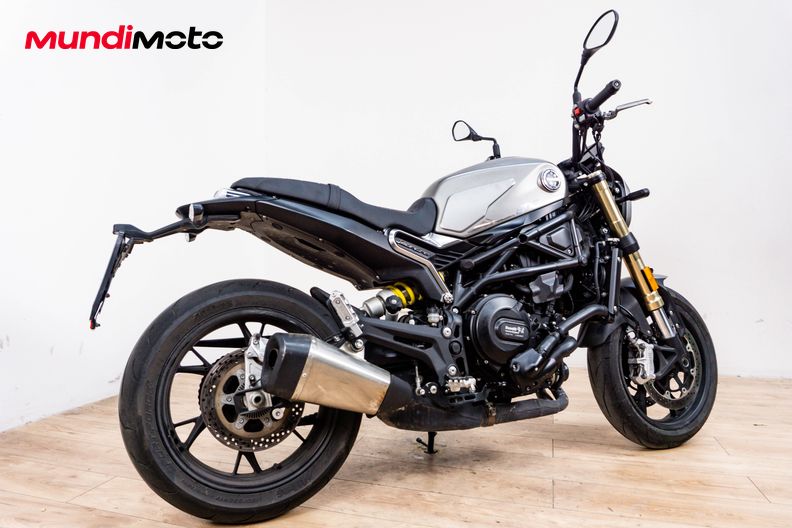 Motorbike image 2