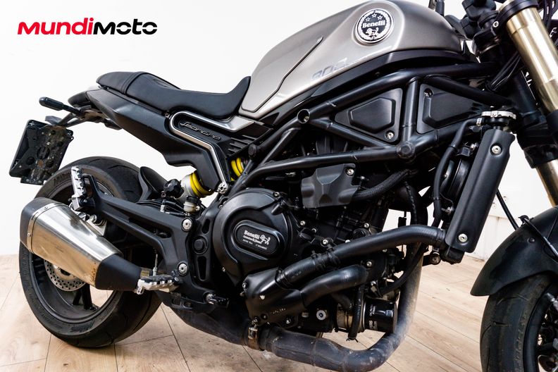 Motorbike image 4