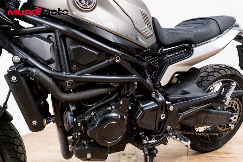 Motorbike image 9