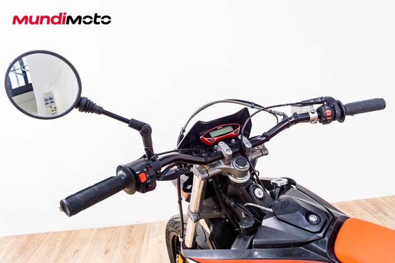 Motorbike image 10