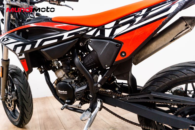 Motorbike image 8