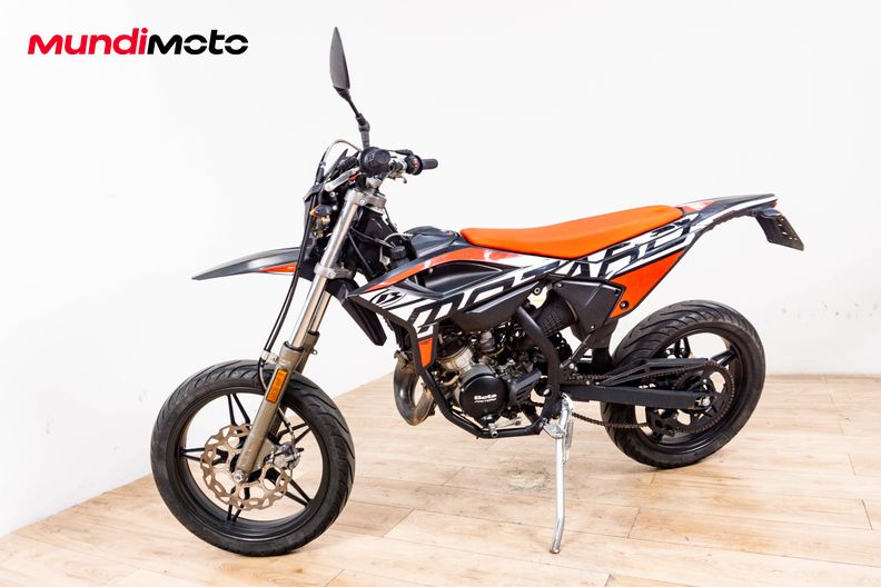 Motorbike image 6