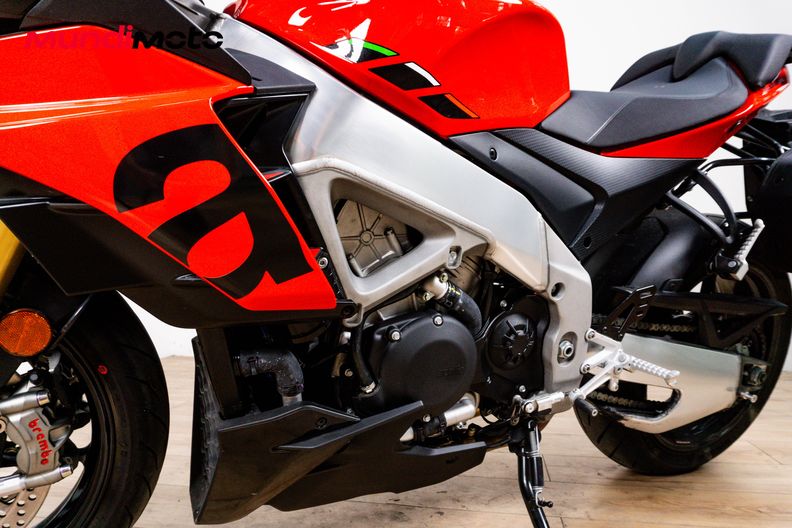 Motorbike image 9