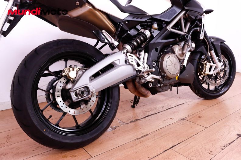 Motorbike image 3