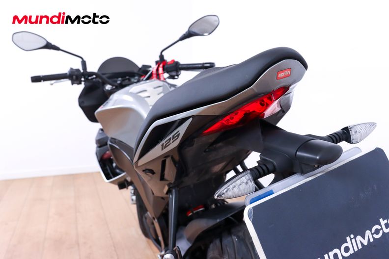 Motorbike image 9