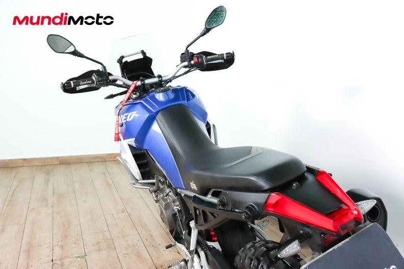 Motorbike image 9