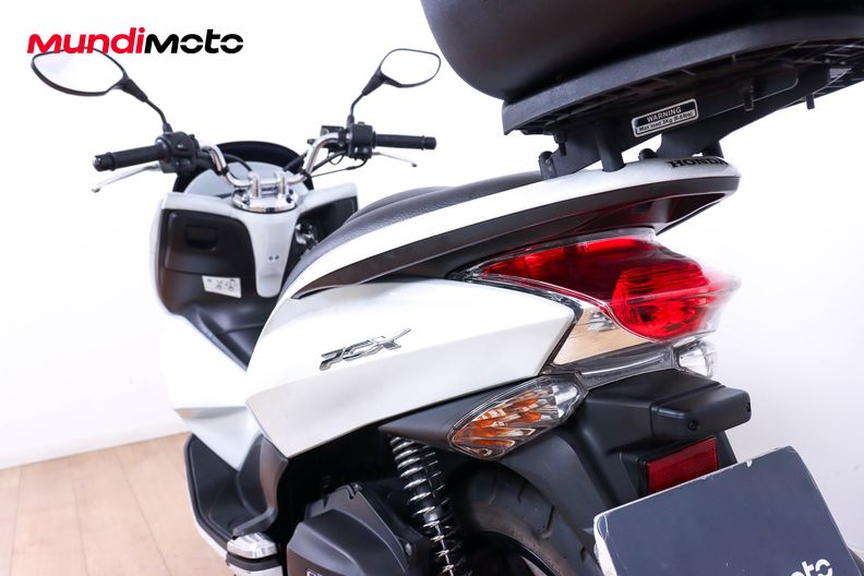Motorbike image 9